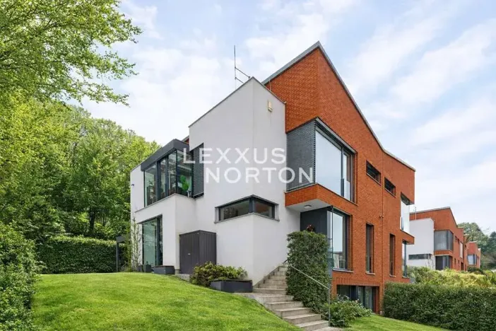 Prodej vily, Praha - Dejvice, V Šáreckém údolí, 285 m2