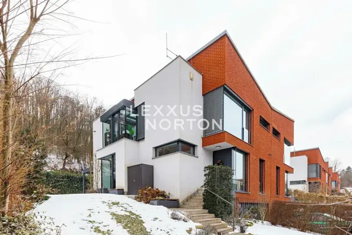 Prodej vily, Praha - Dejvice, V Šáreckém údolí, 285 m2