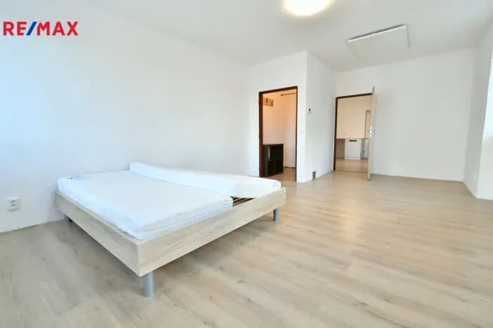 Pronájem bytu 1+1, Nová Paka, Masarykovo náměstí, 50 m2