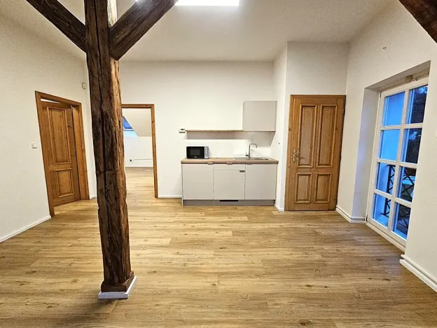 Pronájem kanceláře, Praha, Vinopalnická, 104 m2