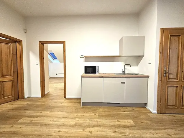 Pronájem kanceláře, Praha, Vinopalnická, 104 m2