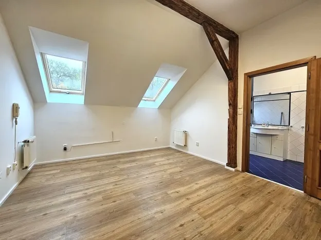 Pronájem kanceláře, Praha, Vinopalnická, 104 m2