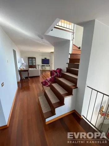 Pronájem vily, Corsanico, Itálie, Via di Casesi, 200 m2