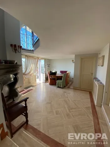 Pronájem vily, Corsanico, Itálie, Via di Casesi, 200 m2