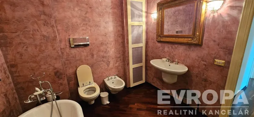 Pronájem vily, Corsanico, Itálie, Via di Casesi, 200 m2