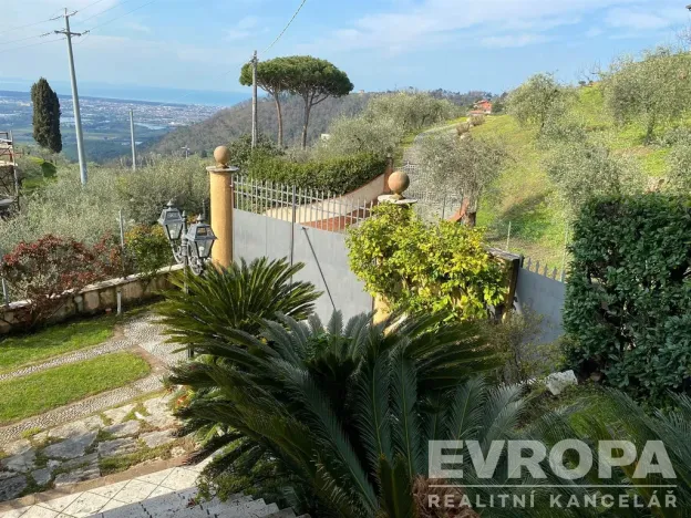 Pronájem vily, Corsanico, Itálie, Via di Casesi, 200 m2