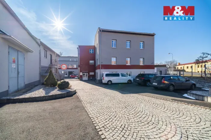 Pronájem kanceláře, Plzeň - Božkov, Božkovské náměstí, 172 m2