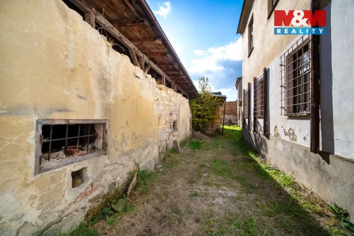 Prodej obchodního prostoru, Polička - Polička-Město, Komenského, 476 m2