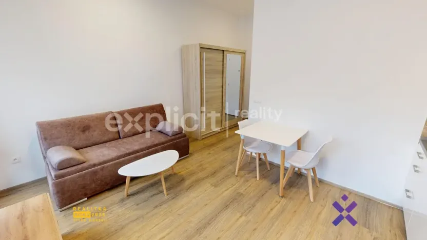 Pronájem bytu 1+kk, Zlín, Lorencova, 26 m2