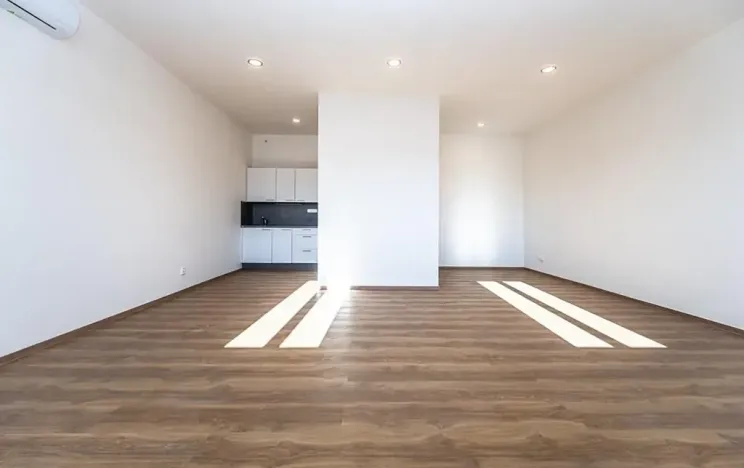 Pronájem bytu 1+kk, Praha - Nové Město, Lípová, 48 m2