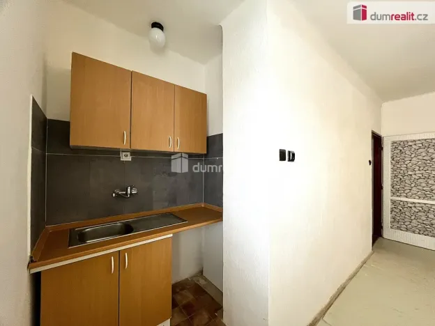 Pronájem bytu 1+kk, Sokolov, Sokolovská, 24 m2