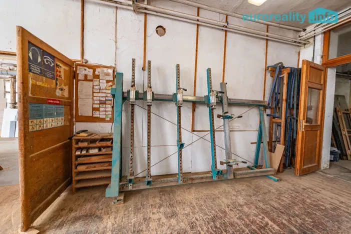 Prodej výrobních prostor, Libá, 1011 m2