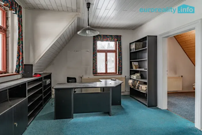 Prodej výrobních prostor, Libá, 1011 m2