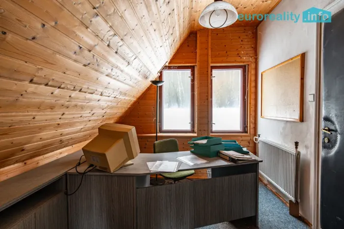 Prodej výrobních prostor, Libá, 1011 m2