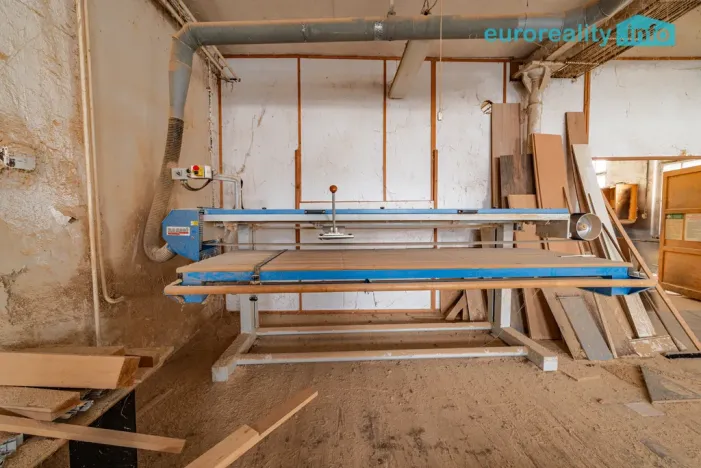 Prodej výrobních prostor, Libá, 1011 m2