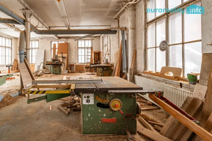 Prodej výrobních prostor, Libá, 1011 m2