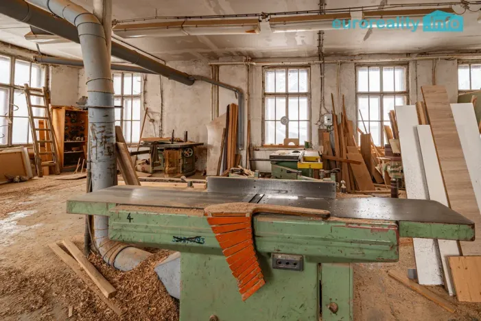 Prodej výrobních prostor, Libá, 1011 m2