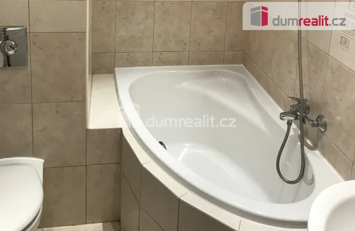 Pronájem bytu 2+kk, Praha - Suchdol, Holubí, 42 m2