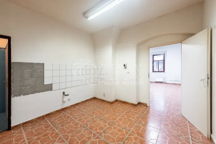 Pronájem obchodního prostoru, Praha - Karlín, Sokolovská, 85 m2