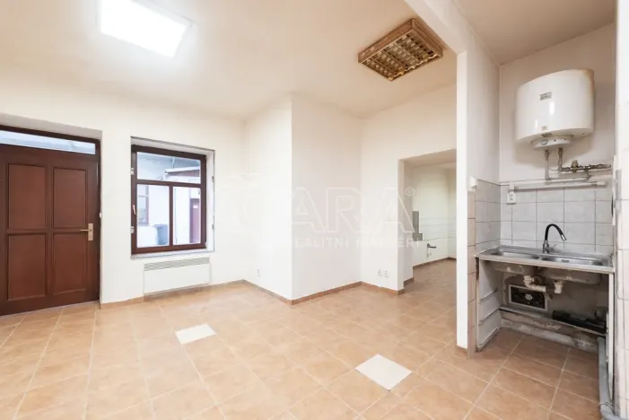 Pronájem obchodního prostoru, Praha - Karlín, Sokolovská, 85 m2