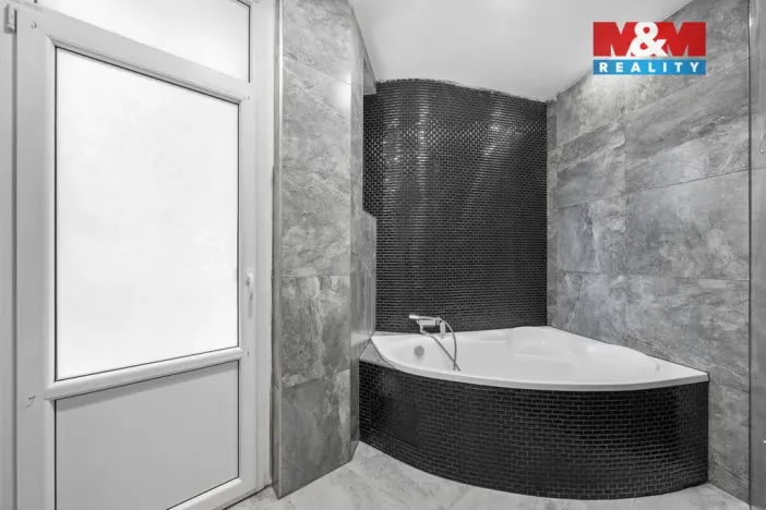 Prodej bytu 3+1, Ústí nad Labem - Ústí nad Labem-centrum, Resslova, 99 m2