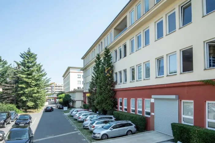 Pronájem obchodního prostoru, Praha, Počernická, 400 m2