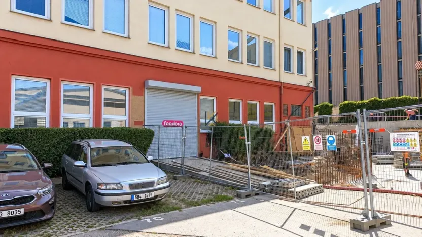 Pronájem obchodního prostoru, Praha, Počernická, 400 m2