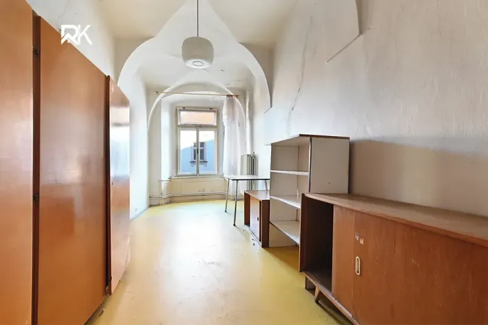 Prodej obchodního prostoru, Kolín, Pražská, 600 m2