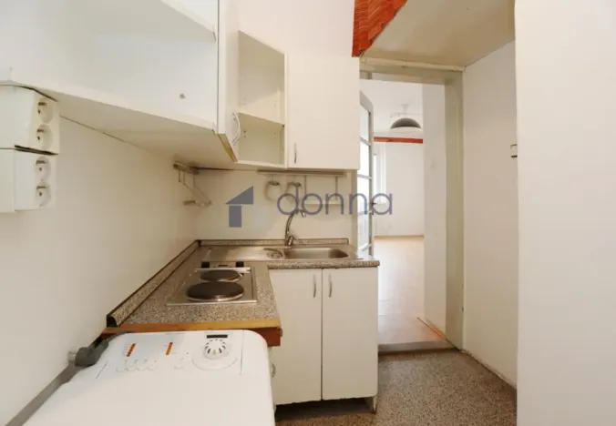 Pronájem bytu 1+kk, Praha, Sobotecká, 30 m2