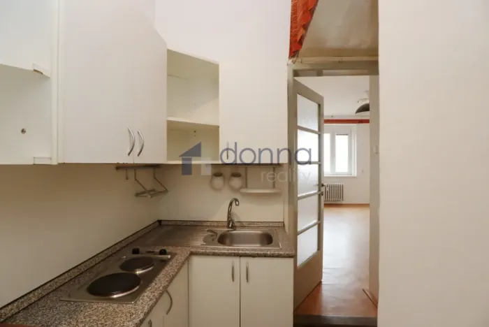 Pronájem bytu 1+kk, Praha, Sobotecká, 30 m2