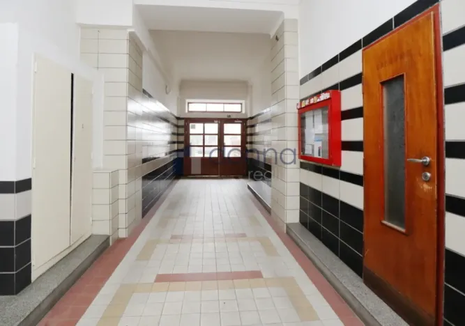 Pronájem bytu 1+kk, Praha, Sobotecká, 30 m2