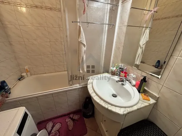 Prodej bytu 2+1, České Budějovice, Komenského, 65 m2