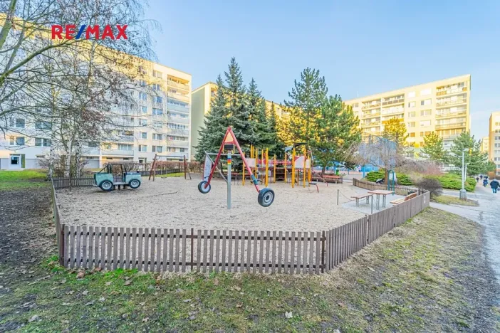 Prodej bytu 3+1, Praha - Stodůlky, Prusíkova, 77 m2