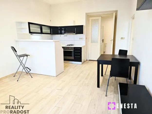 Pronájem bytu 2+kk, Praha - Nusle, náměstí Generála Kutlvašra, 57 m2