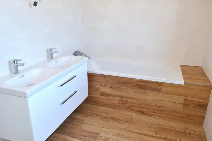 Pronájem rodinného domu, Jenišov, Slunná, 117 m2