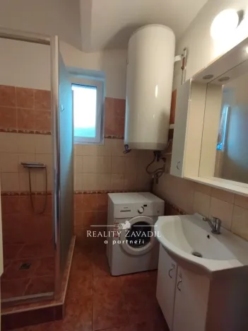 Pronájem rodinného domu, Hněvkovice - Nová Ves u Dolních Kralovic, 180 m2