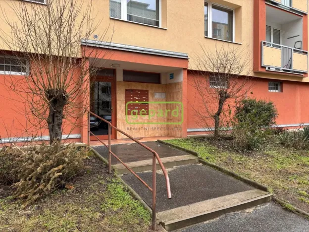 Pronájem bytu 1+1, Ústí nad Labem, Kmochova, 36 m2