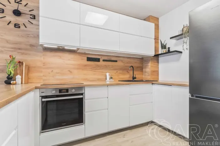 Prodej bytu 2+kk, Horoměřice, Velvarská, 53 m2