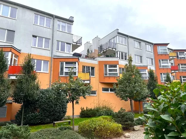 Pronájem bytu 2+kk, Praha - Vysočany, Poděbradská, 51 m2