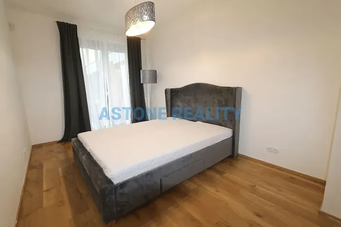 Pronájem bytu 2+kk, Praha - Žižkov, Olšanská, 51 m2