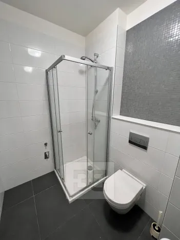 Pronájem bytu 1+kk, Praha - Libeň, 25 m2