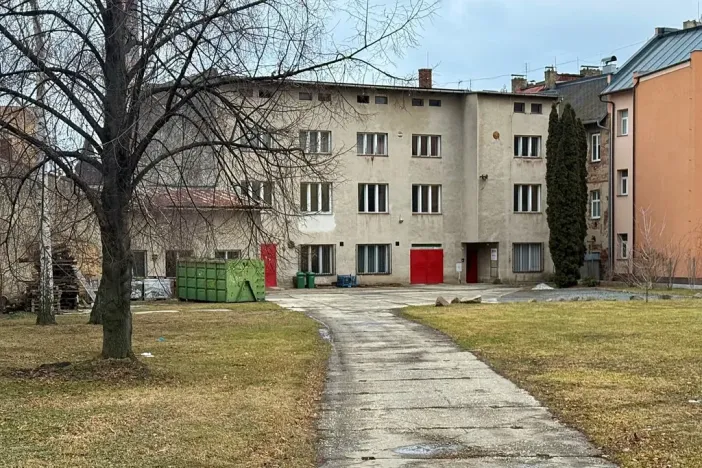 Prodej výrobních prostor, Krnov, Nádražní, 1875 m2