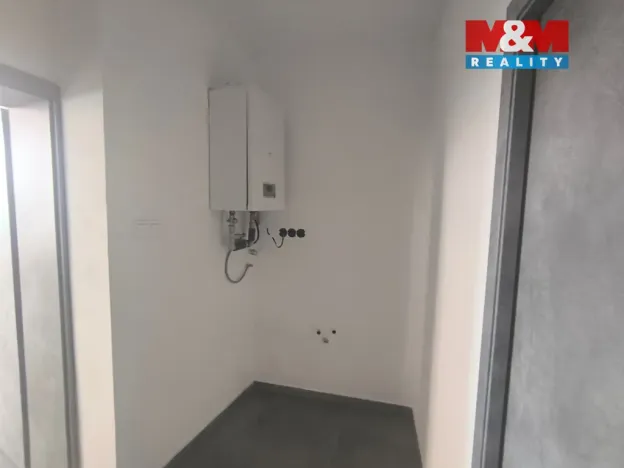 Pronájem obchodního prostoru, Hradec Králové - Kukleny, Pražská třída, 85 m2