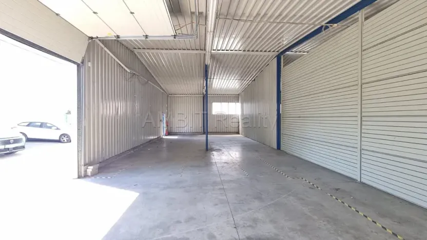 Pronájem výrobních prostor, Praha, Poděbradská, 250 m2