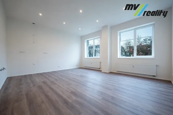 Prodej bytu 2+1, Milovice, Topolová, 66 m2