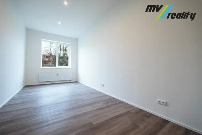 Prodej bytu 2+1, Milovice, Topolová, 66 m2