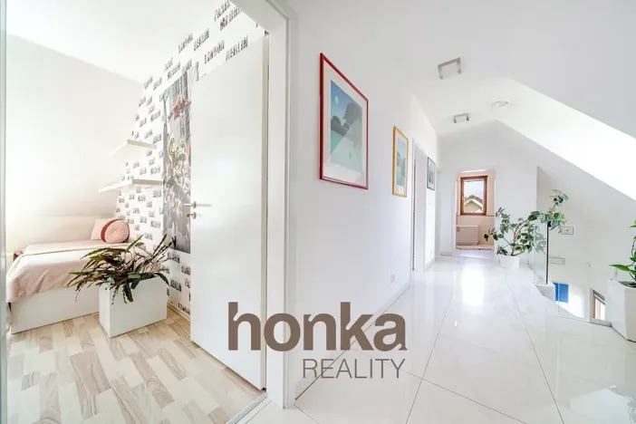 Pronájem rodinného domu, Kosoř, K Lomu, 263 m2