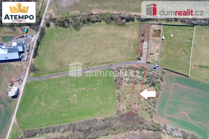 Prodej komerčního pozemku, Úsilné, 1632 m2