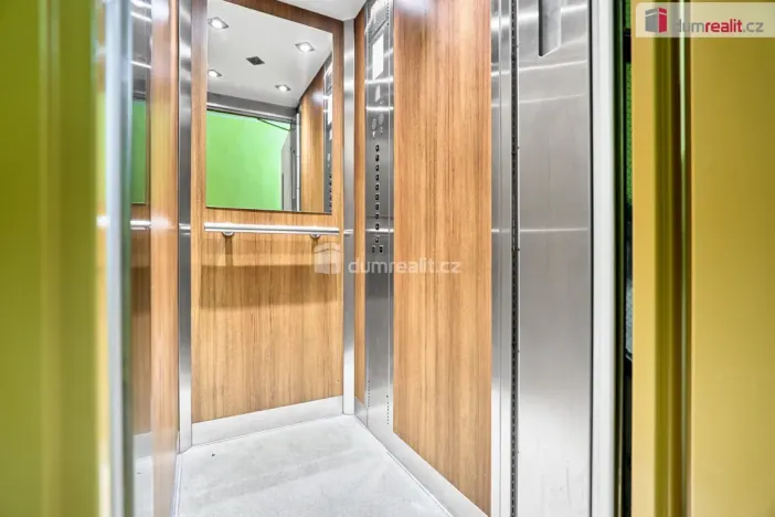 Prodej bytu 3+1, Kynšperk nad Ohří, náměstí SNP, 62 m2