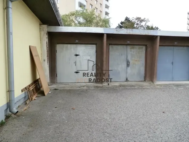 Pronájem garáže, Znojmo, Pražská, 17 m2